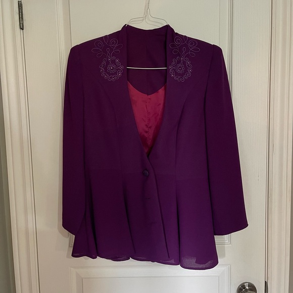 Long blazers $15 Short blazers $10 Purple blazer $5 - Picture 5 of 5